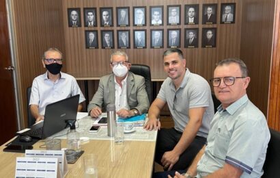 Prefeito Felício Queiroz solicita retomada das obras na estrada que liga São José dos Cordeiros à Livramento