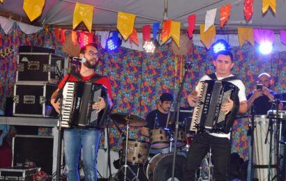 Sala de Reboco, Damião do Acordeon e Chapéu de Palha animam a primeira noite do Arraiá Zé Marcolino, em Sumé