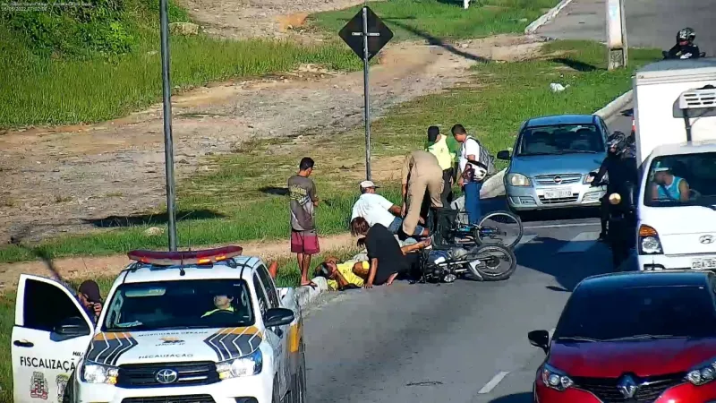 Acidente entre moto e bicicleta deixa dois feridos nesta manhã em João Pessoa
