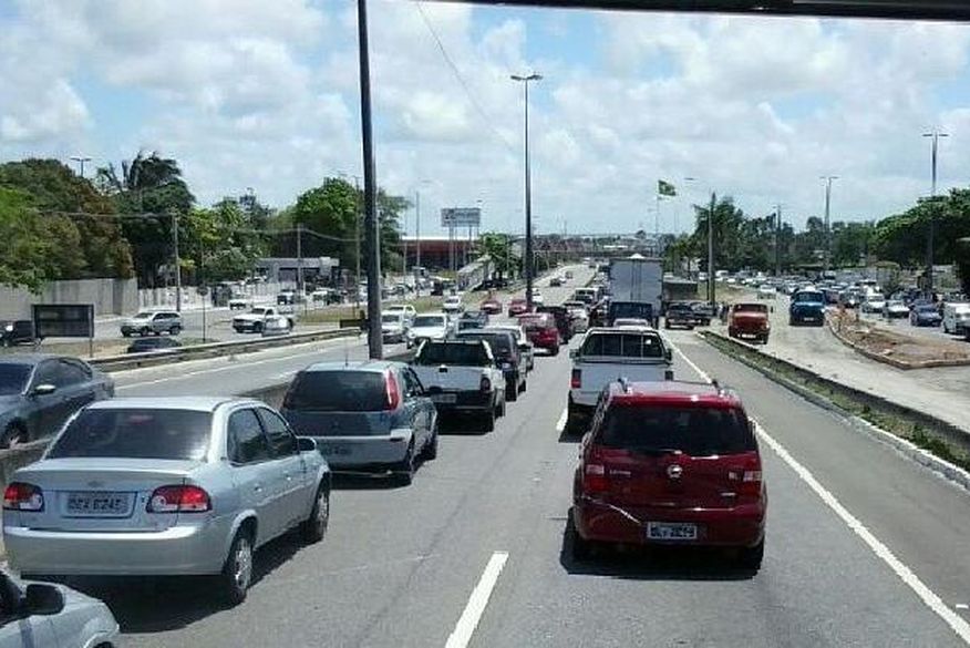 Acidente na BR-230 deixa quatro pessoas feridas, na manhã desta quarta-feira