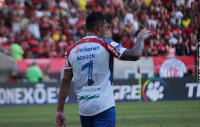 Fortaleza bate Fla no Maracanã e conquista 1ª vitória no Brasileiro