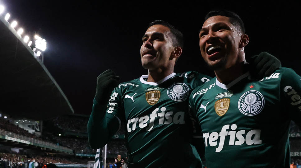 Palmeiras vence o Coritiba e reassume a liderança do Brasileirão