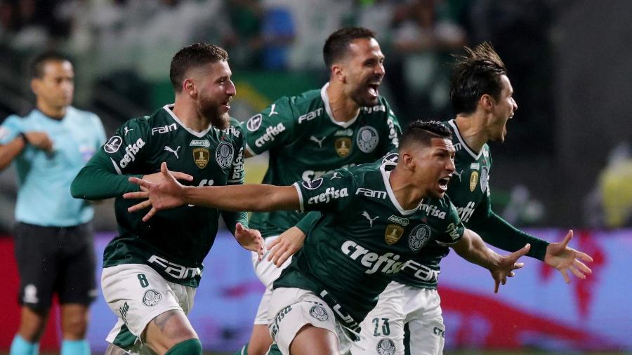 Palmeiras se SUPERA, bate o Atlético-MG nos PÊNALTIS e vai às semis