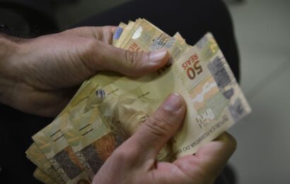 Auxílio Brasil é pago hoje a beneficiários com NIS final 6