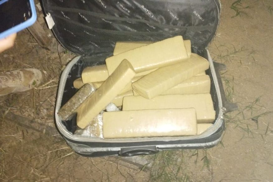 Operação do Gaeco e Polícia Militar prende casal de foragidos e apreende mais de 20 kg de drogas, na Paraíba