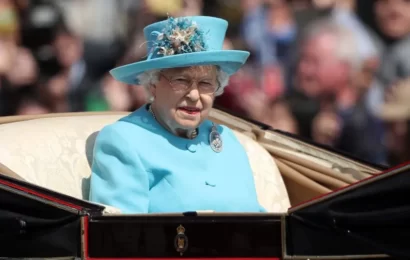 Bolsonaro decreta luto oficial de três dias pela morte da rainha Elizabeth II