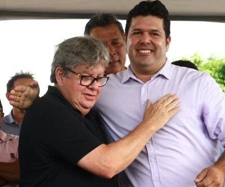 Apoiado pelo grupo do prefeito Genivaldo Tembório, João Azevedo obteve 61,67% dos votos no município de Prata