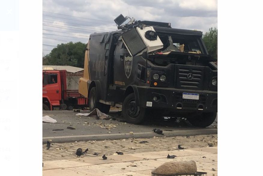 Carro-forte é atacado por grupo criminoso na divisa entre Paraíba e Pernambuco
