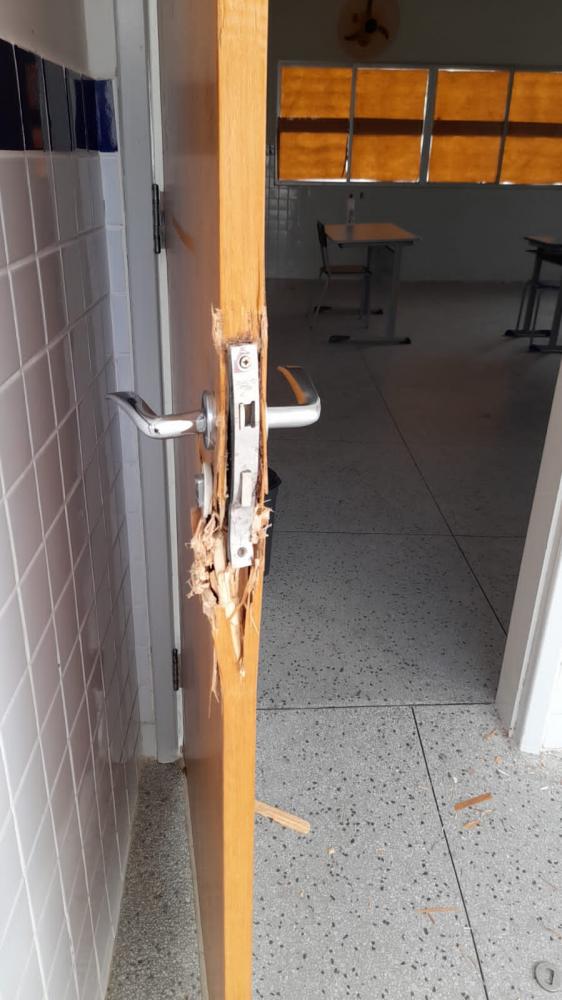 Bandidos voltam a arrombar escola Estadual em Santo André e furtam várias TVs