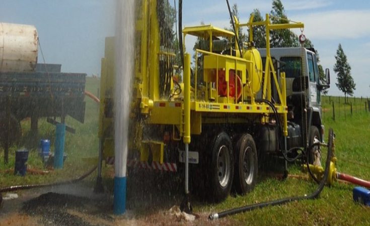 Wellington Roberto destina emenda para compra de caminhão com perfuratriz