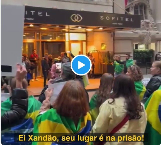 Manifestantes hostilizam ministros do STF na porta de hotel em Nova York