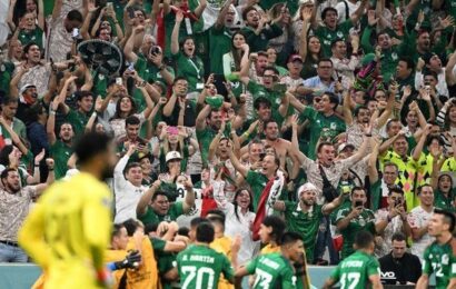 México vence Polônia por 2 a 1 mas é eliminado da Copa no saldo de gols