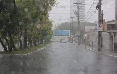 INMET emite alerta de chuvas para cidades paraibanas com risco de queda de árvores, alagamentos e descargas elétricas