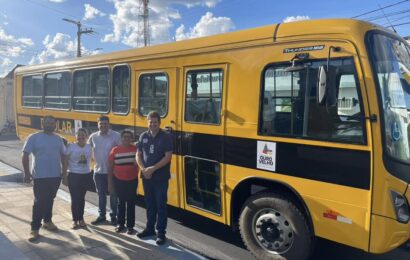 Prefeito de Ouro Velho realiza a entrega de novo ônibus escolar