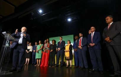 Presidente eleito Lula anuncia mais 16 ministros da futura gestão