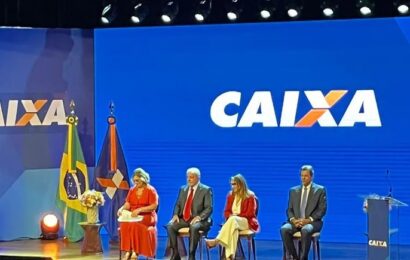 Nova presidente da Caixa suspende consignado com Auxílio Brasil