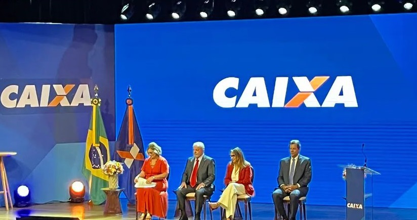 Nova presidente da Caixa suspende consignado com Auxílio Brasil
