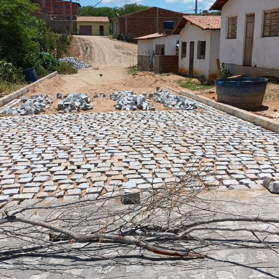 Mais uma rua pavimentada em Camalaú