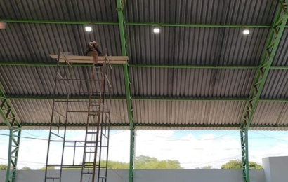 Prefeitura de Coxixola instala nova iluminação no Ginásio Municipal
