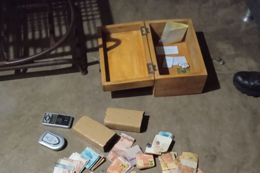 Polícia prende 18 pessoas em operação que investiga tráfico de drogas e homicídios no Sertão da Paraíba