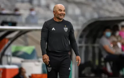 Jorge Sampaoli é anunciado como novo treinador do Flamengo até 2024