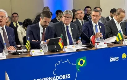 João discute piso da enfermagem em reunião com governadores