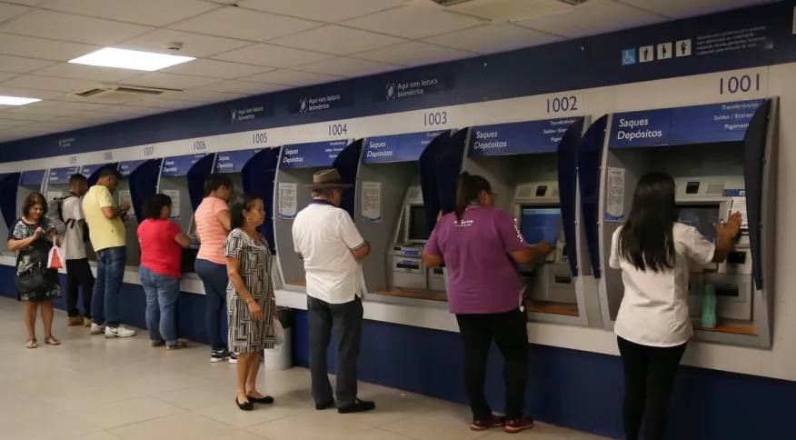 Agências bancárias mudam horários de funcionamento em dias de jogo do Brasil na Copa Feminina