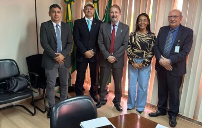 Presidente do CISCO, prefeito Éden destrava convênios junto a FUNASA e garante mais 80 casas para o Cariri