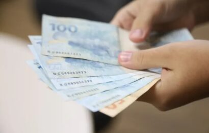 Governo enviará proposta de aumento de R$ 101 no salário mínimo em 2024