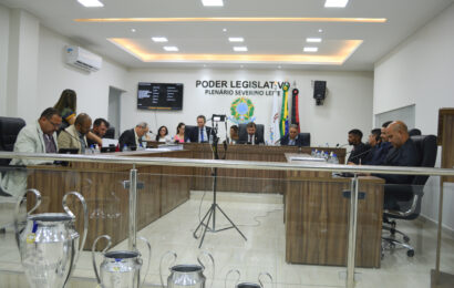 Câmara de Vereadores de Sumé realiza sessão e aprova projeto de lei e requerimentos