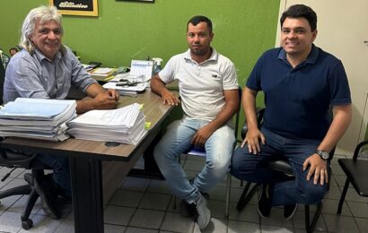 Empresário Tarcio Gabriel se reúne com prefeito Inácio e Fernandinho Severo em busca de soluções para amenizar falta de água