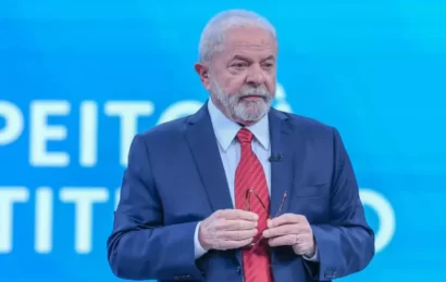 Presidente Lula confirma isenção no Imposto de Renda para quem ganha até 2 salários mínimos