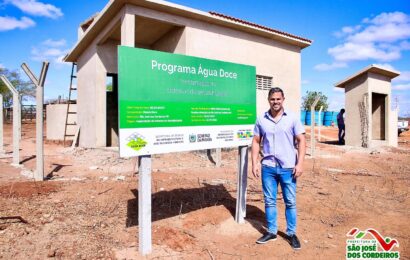 Prefeito de São José dos Cordeiros, Felicio Queiroz, visita obra do programa Água Doce