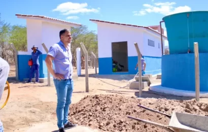 Prefeito de São José dos Cordeiros visita obra de sistema de desalinização em comunidade rural e destaca ritmo acelerado