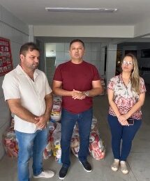 Prefeito Éden distribui cestas básicas às famílias sumeenses