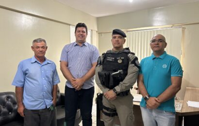 Prefeito da Prata se reúne com comandante do 11º Batalhão da PM para discutir a segurança pública no município.