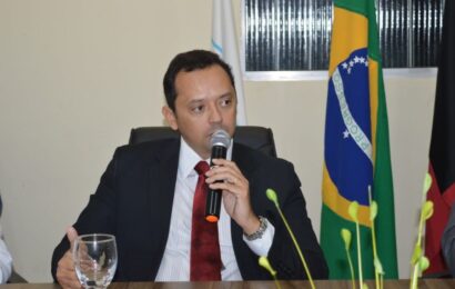 Prefeito Éden assegura recursos para pavimentação e estradas vicinais de Sumé