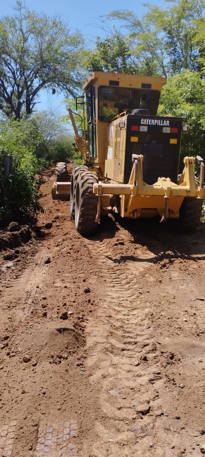 Prefeitura da Prata segue recuperando as estradas vicinais do município