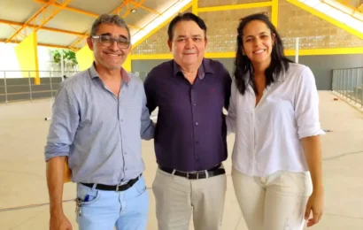 Prefeito Vicente Fialho visita obra de Quadra Poliesportiva em Serra Branca e garante entrega para o mês de abril