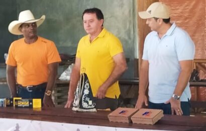 Doutor Neto Duarte participa de encerramento do curso de rédeas em Sumé