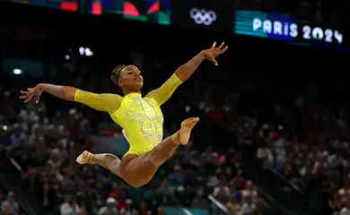 Rebeca Andrade é prata no individual geral na ginástica em Paris