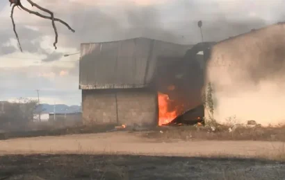 Fábrica é destruída por incêndio no Sertão da Paraíba