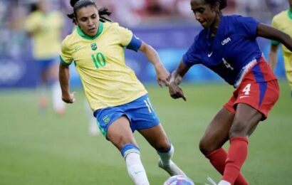 Seleção encerra campanha histórica em Paris com prata no futebol feminino