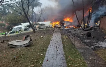 Avião da Voepass com 62 pessoas cai em Vinhedo (SP)