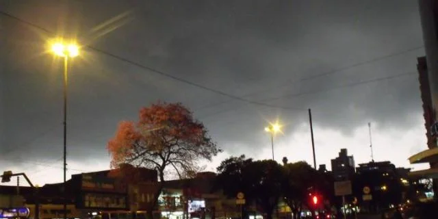 Rajadas de vento potencializadas por ciclone passam de 120 km/h