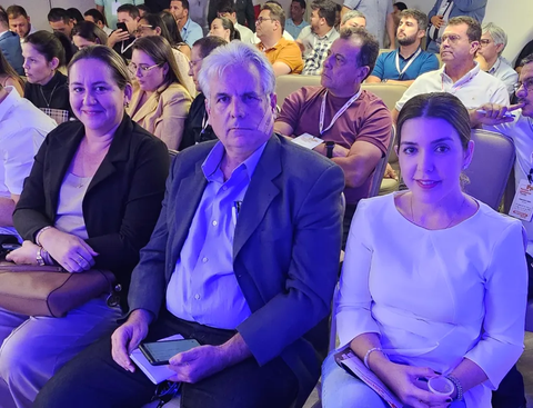 Ana Paula e Cajó Menezes participam do evento “Novos Gestores Paraíba 2025-2028” ao lado da prefeita Lorena