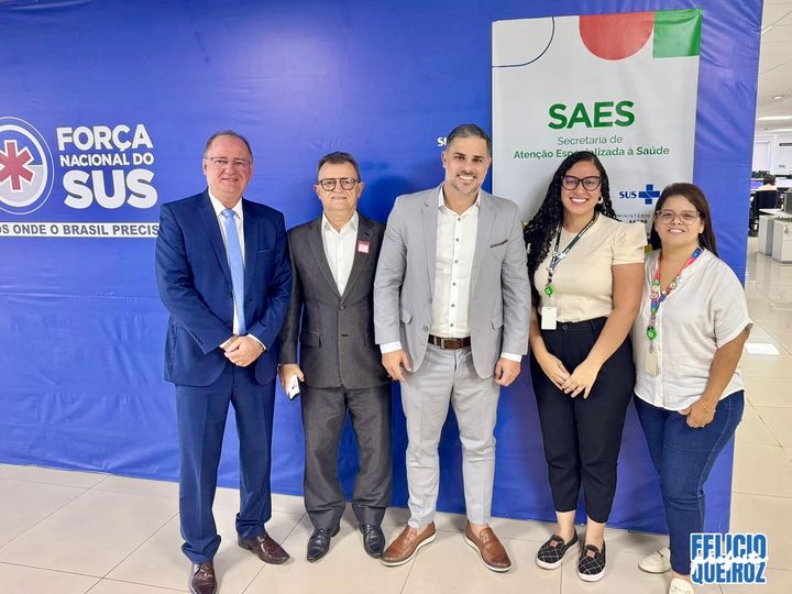 Prefeito Felício Queiroz anuncia chegada de ambulância do SAMU para São José dos Cordeiros durante agenda em Brasília