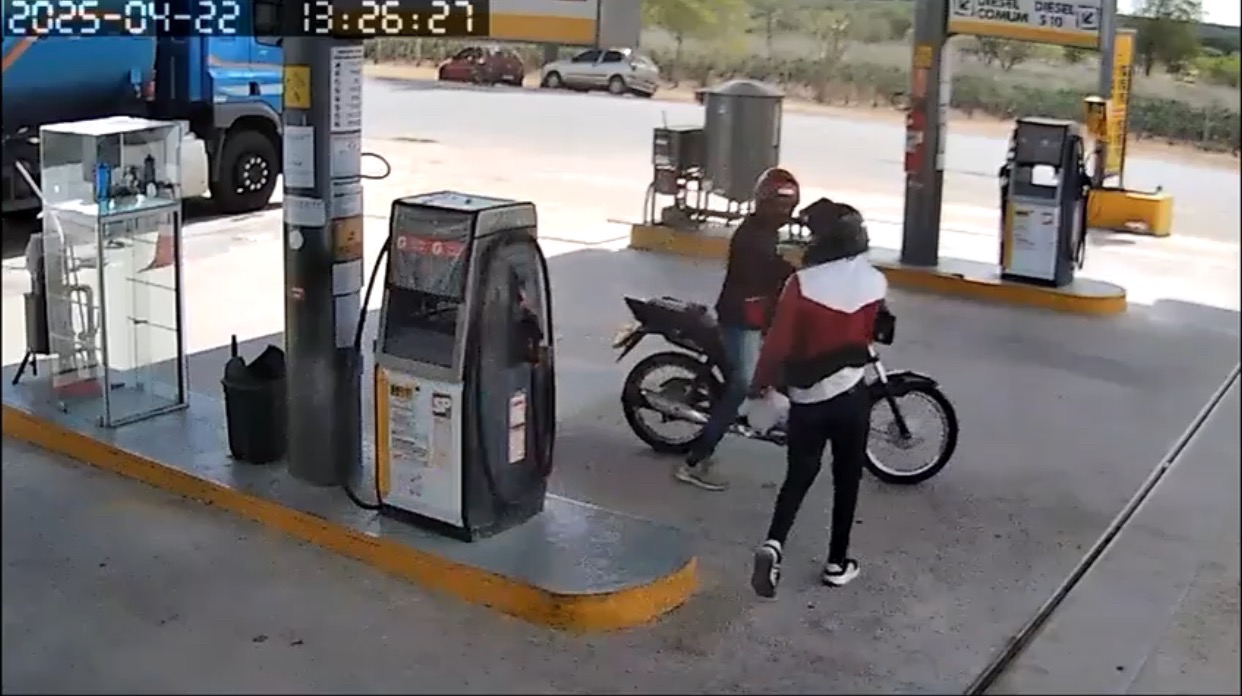 Dupla armada assalta posto de combustível em plena luz do dia na cidade de Boa Vista