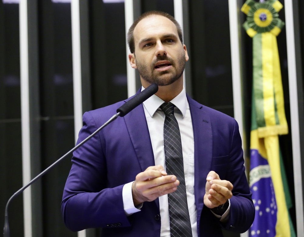 Moraes abre inquérito contra Eduardo Bolsonaro por atuação nos EUA