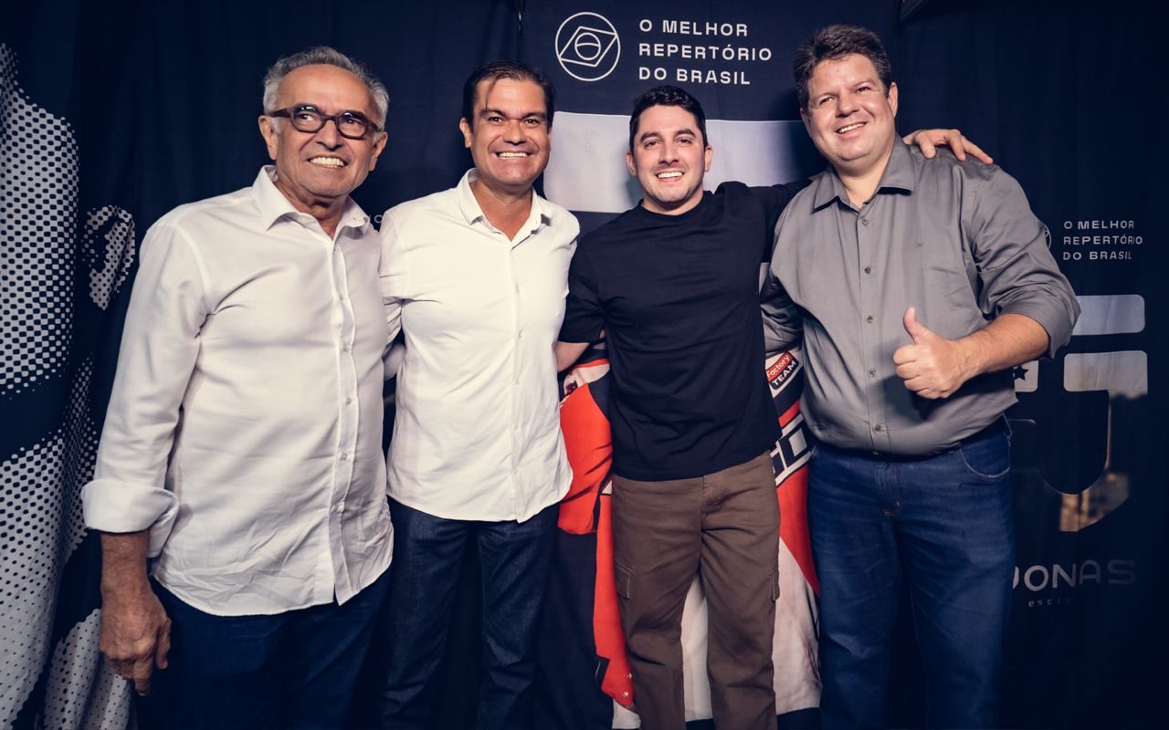 Prefeito de Ouro Velho, Dr. Júnior, recebe Cícero Lucena e Mercinho Lucena durante o São João 2025